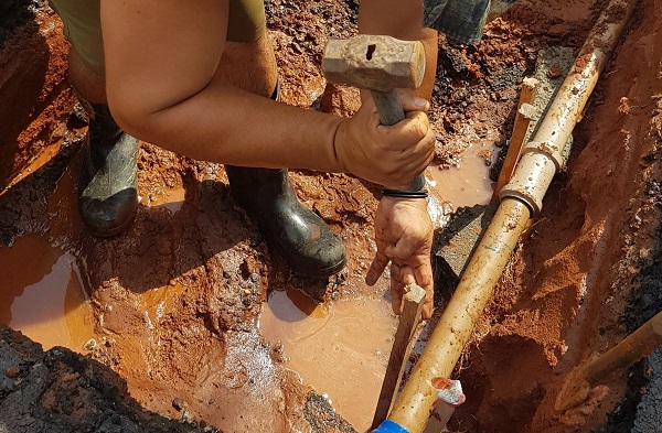 Daae faz reparo emergencial em rede no Jd. São Paulo